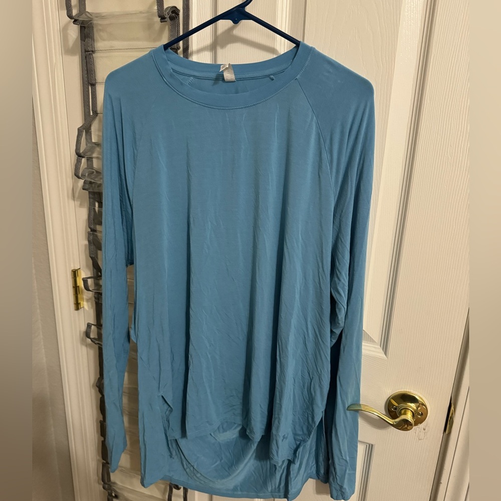 Under Armour blue long sleeve top cut out in back size XL
